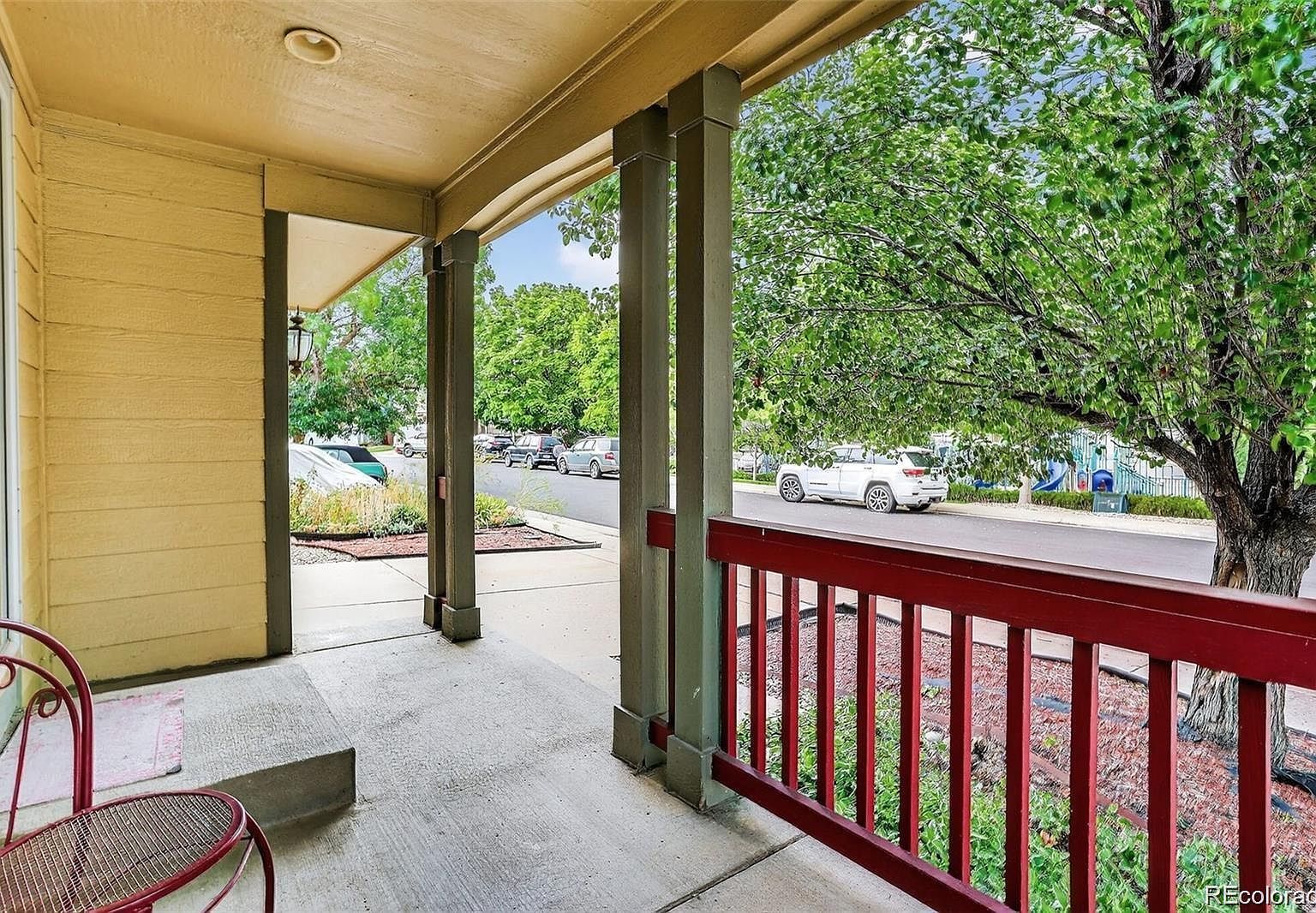 1131 S Chester Ct Denver, CO 80247 - Thumbnail 4