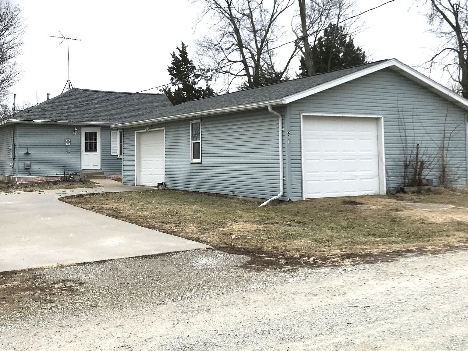 211 NE 3rd St Melcher Dallas, IA 50062 - Thumbnail 4