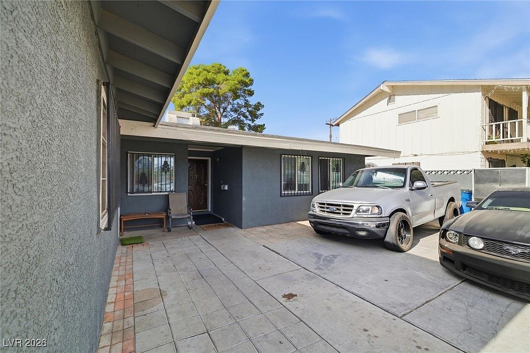 1313 N Mojave Rd Las Vegas, NV 89101 - Thumbnail 4