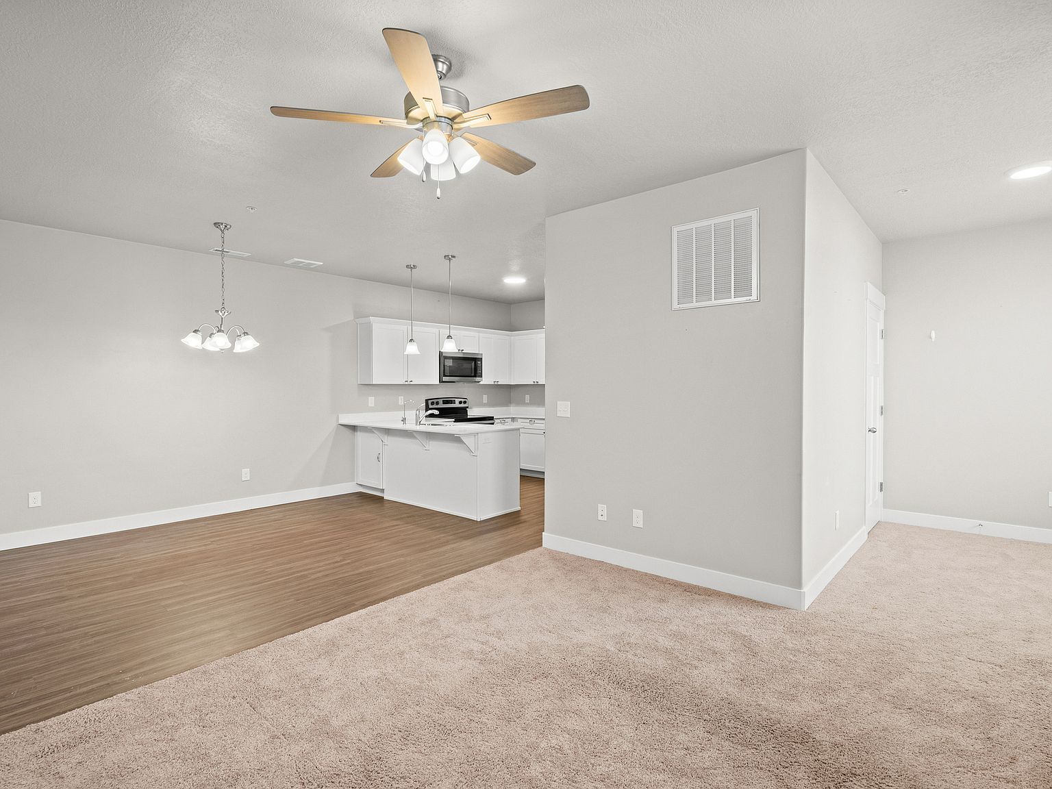 762 N Lang Ct UNIT 202 Saratoga Springs, UT 84045 - Thumbnail 4