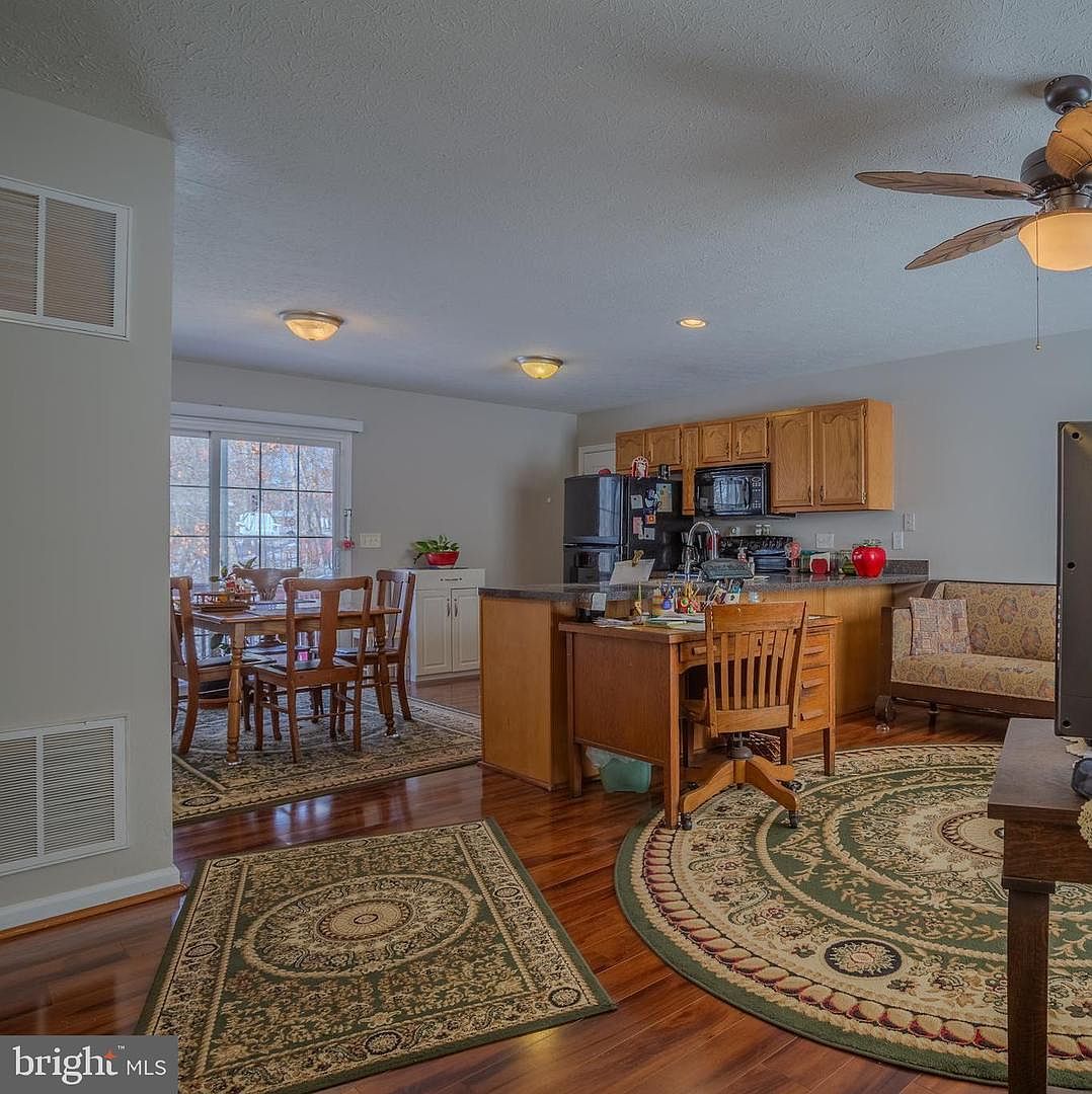 167 Leviticus Dr Bunker Hill, WV 25413 - Thumbnail 4