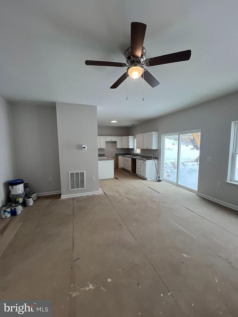 517 S Spring St Martinsburg, WV 25401 - Thumbnail 4