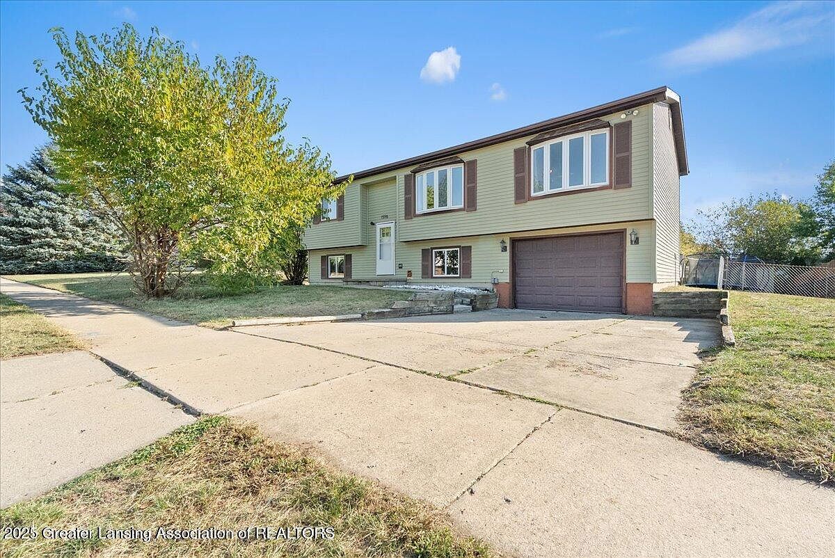 1596 Berkley Dr Holt, MI 48842 - Thumbnail 4