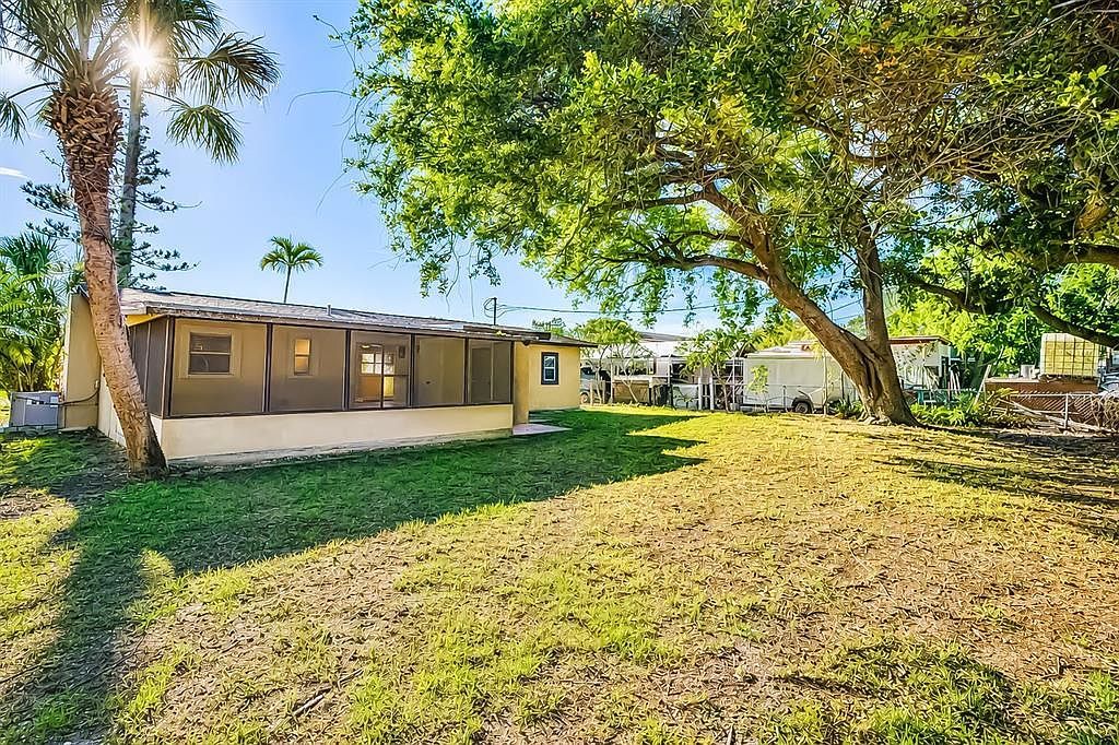 4219 35th St W Bradenton, FL 34205 - Thumbnail 4