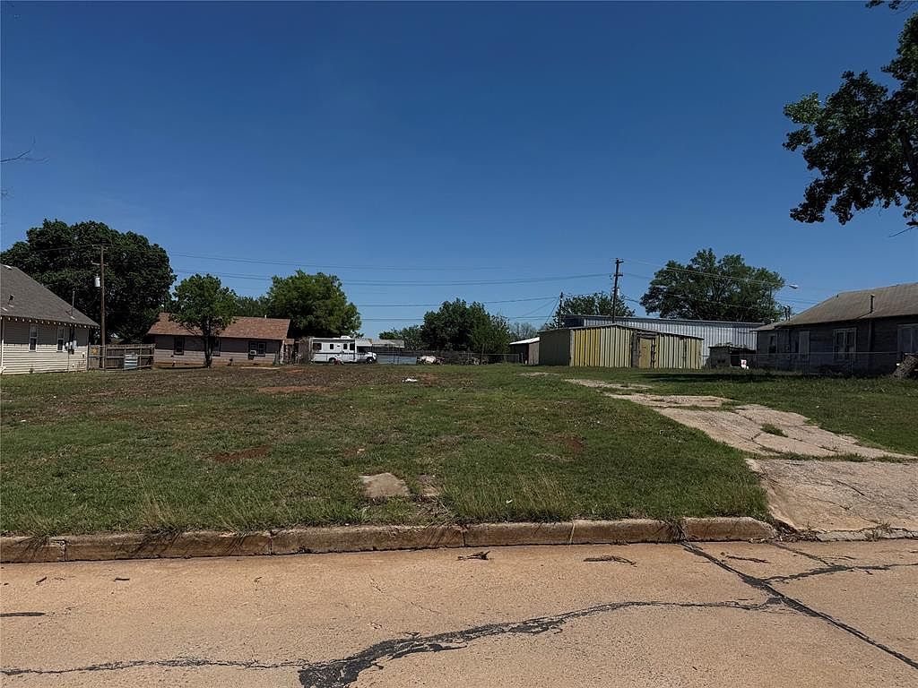 215 N Market St LOT 10 Cordell, OK 73632  | Land/Lot