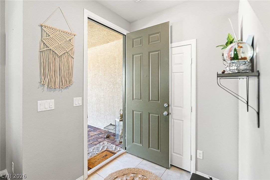 3221 Pergusa Dr Henderson, NV 89044 - Thumbnail 4