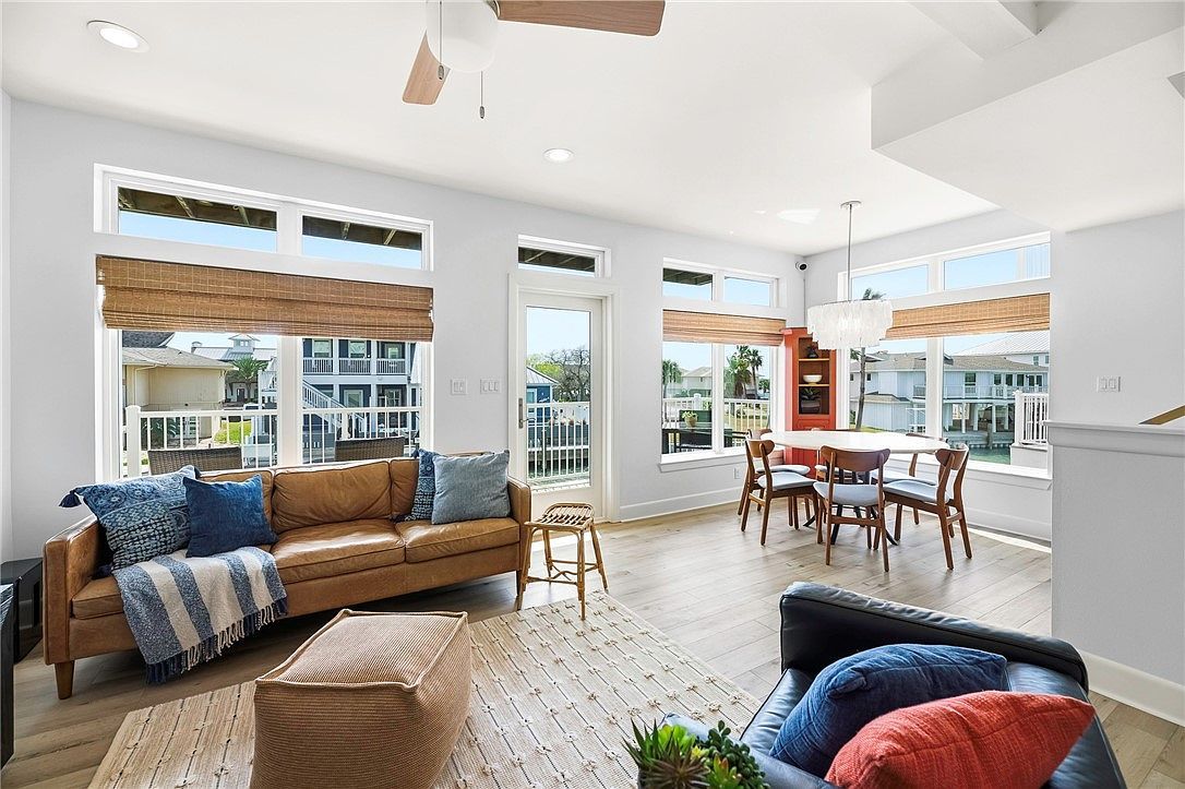 38 Mazatlan Dr APT 11 Rockport, TX 78382 - Thumbnail 4