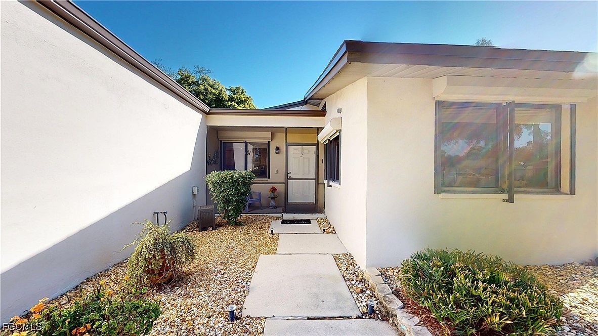 5842 Crabwood Ct Fort Myers, FL 33919 - Thumbnail 4