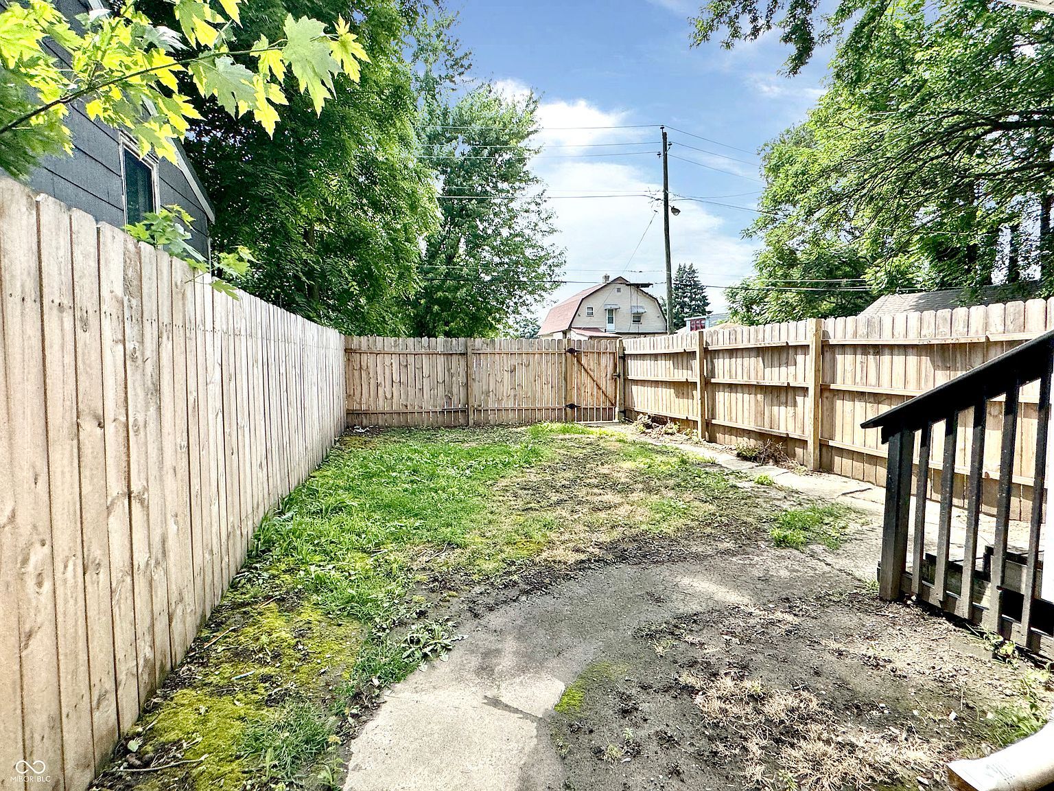 824 N Lasalle St Indianapolis, IN 46201 - Thumbnail 4