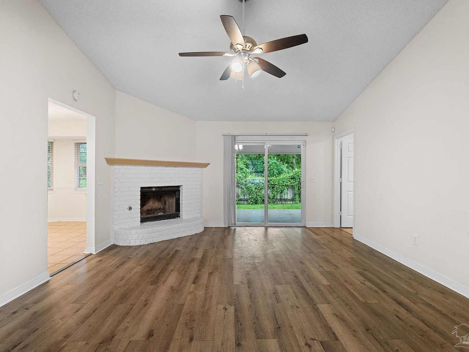 1203 Brook Bend Rd Pensacola, FL 32506 - Thumbnail 4