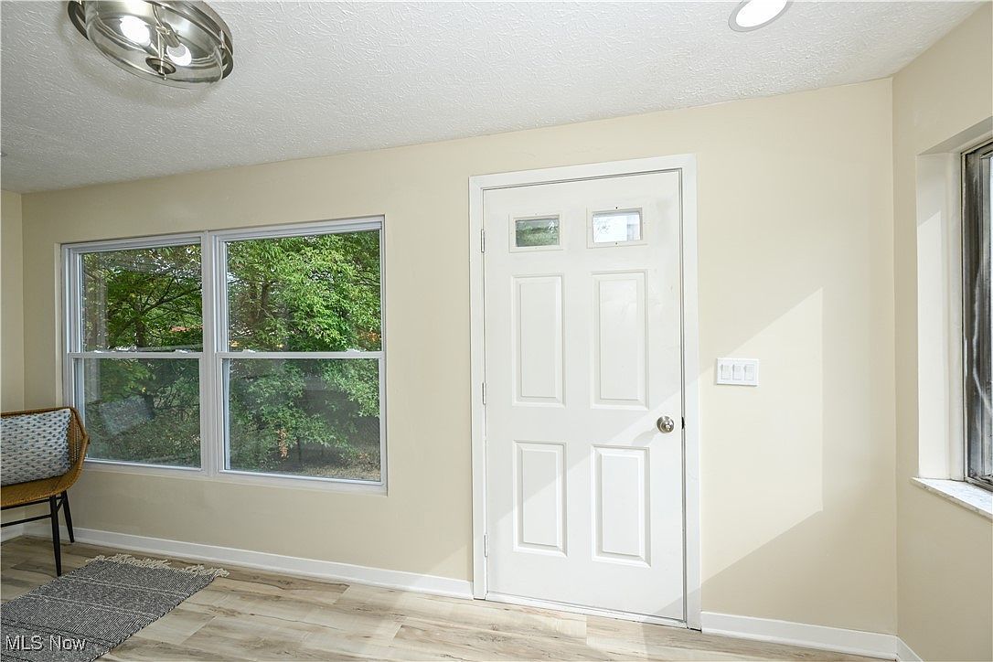 636 Flora Ave Akron, OH 44314 - Thumbnail 4