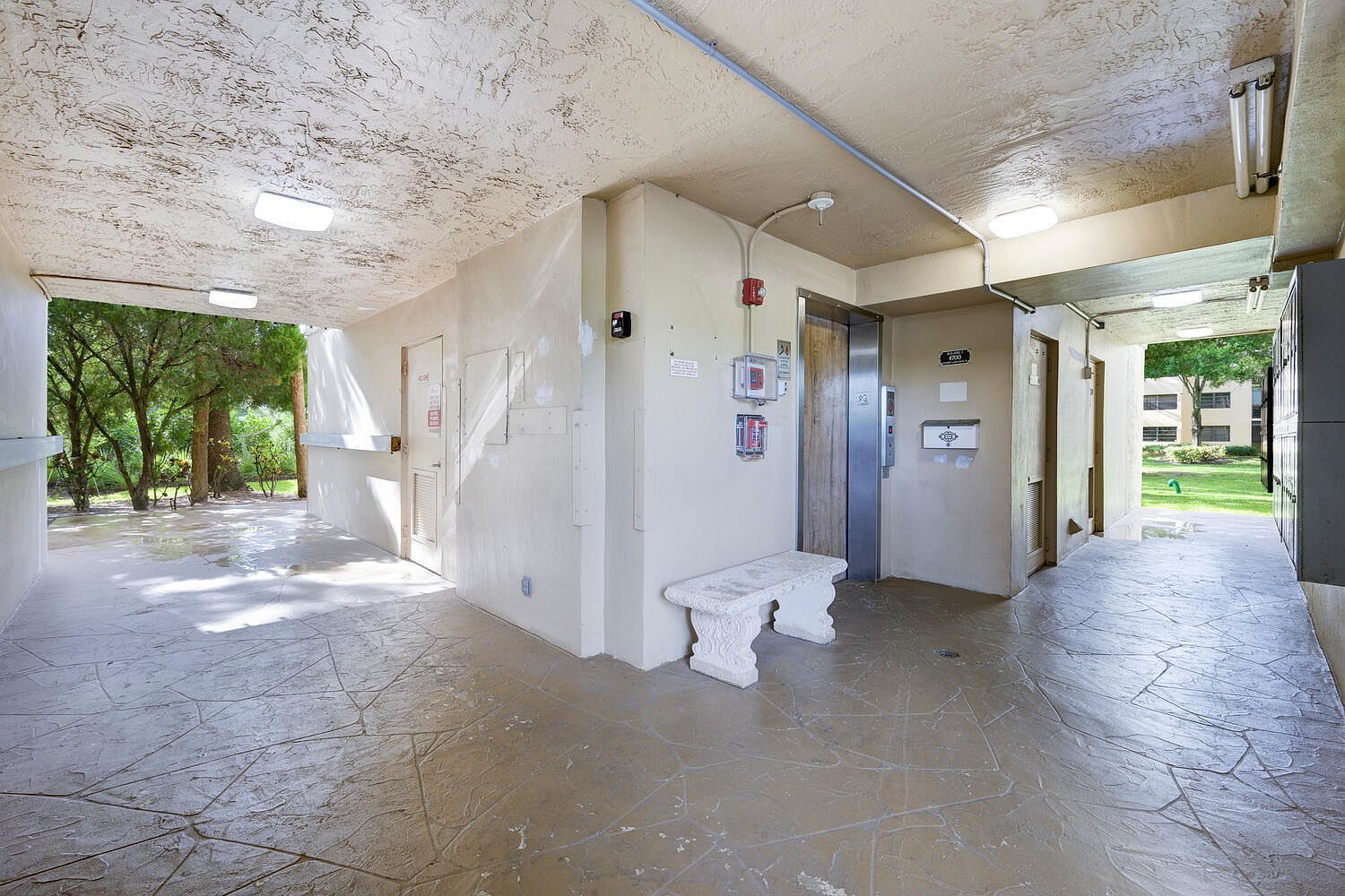 4700 Lucerne Lakes Blvd UNIT 308 Lake Worth, FL 33467 - Thumbnail 4