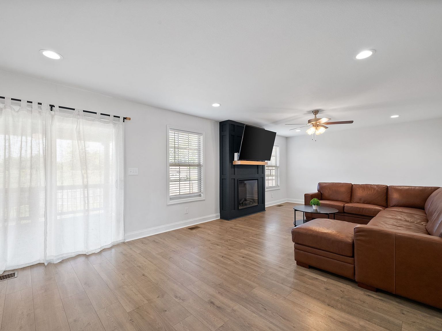 1312 Shaughnessy St Clarksville, TN 37042 - Thumbnail 4