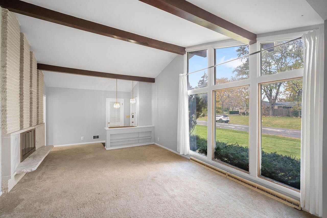 9505 W Orinda Ct Milwaukee, WI 53224 - Thumbnail 4