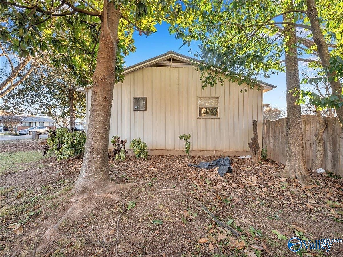 315 Bobwhite Dr SW Decatur, AL 35601 - Thumbnail 4