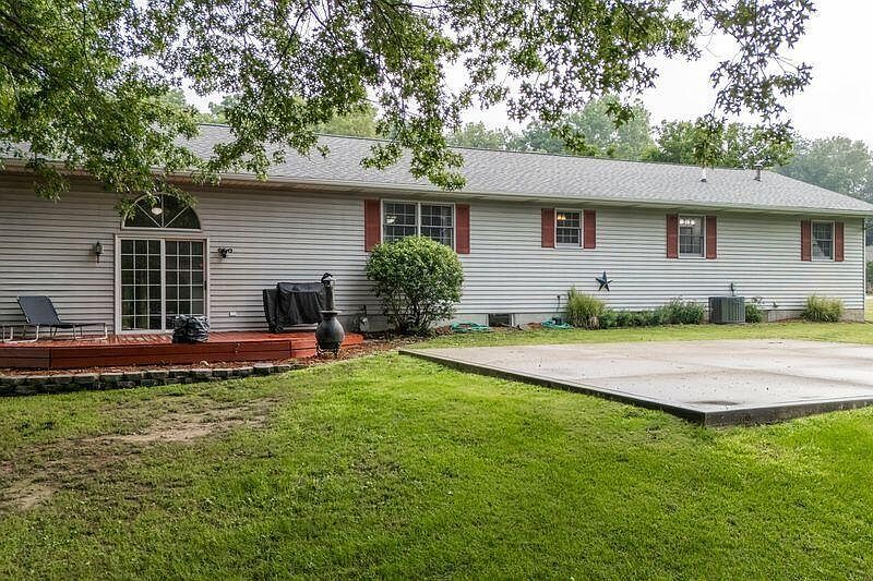 3244 W Woodmere Rdg La Porte, IN 46350 - Thumbnail 4