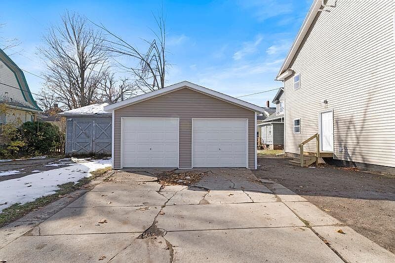 202 Jefferson Ave La Porte, IN 46350 - Thumbnail 4