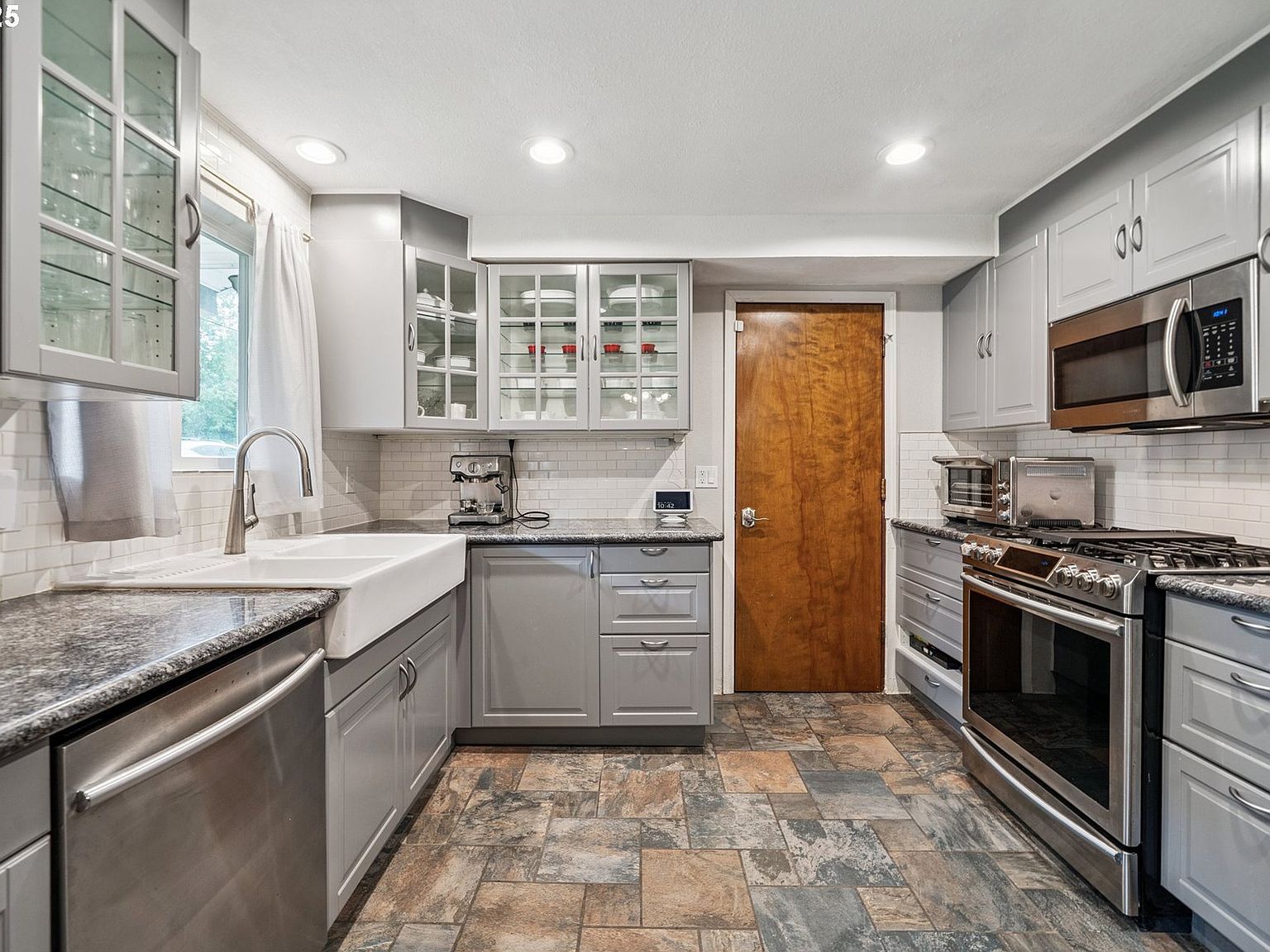 3905 SW 174th Ave Beaverton, OR 97078 - Thumbnail 4