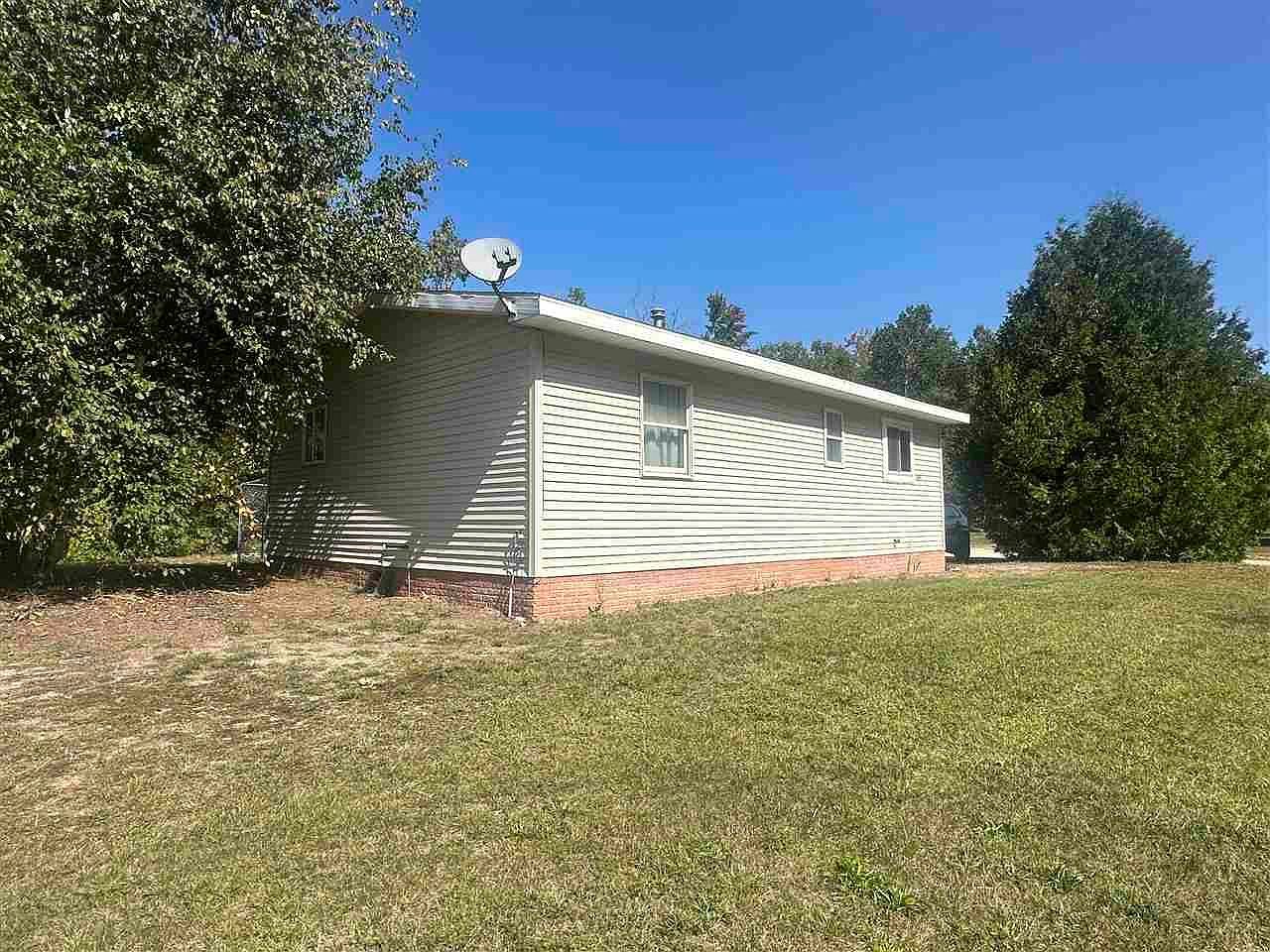 8849 Blumke Rd Alanson, MI 49706 - Thumbnail 4