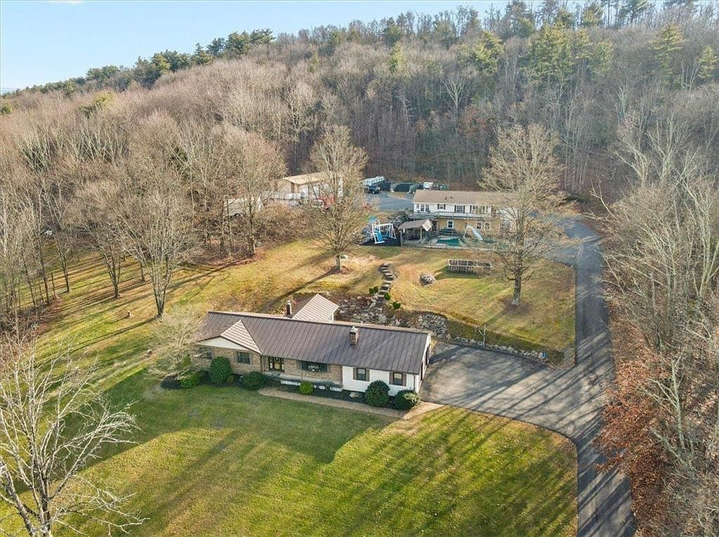 219 Stone Row Dr Sciota, PA 18354 - Thumbnail 4