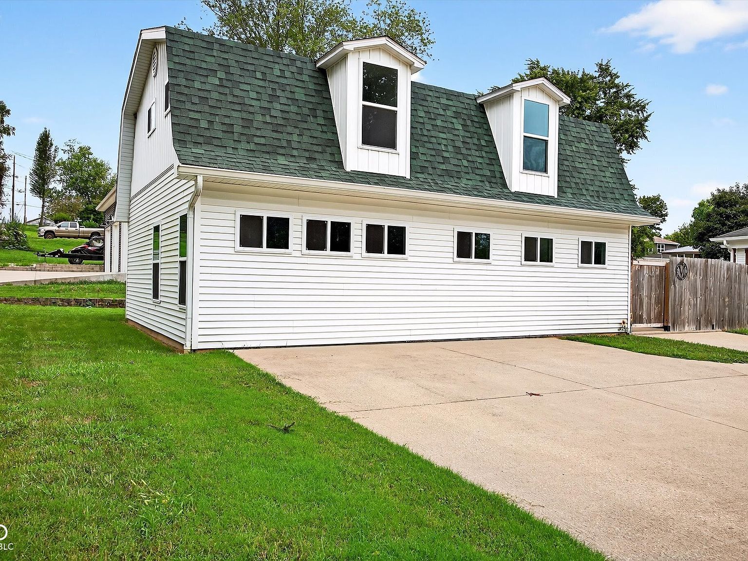 901 25th St Bedford, IN 47421 - Thumbnail 4