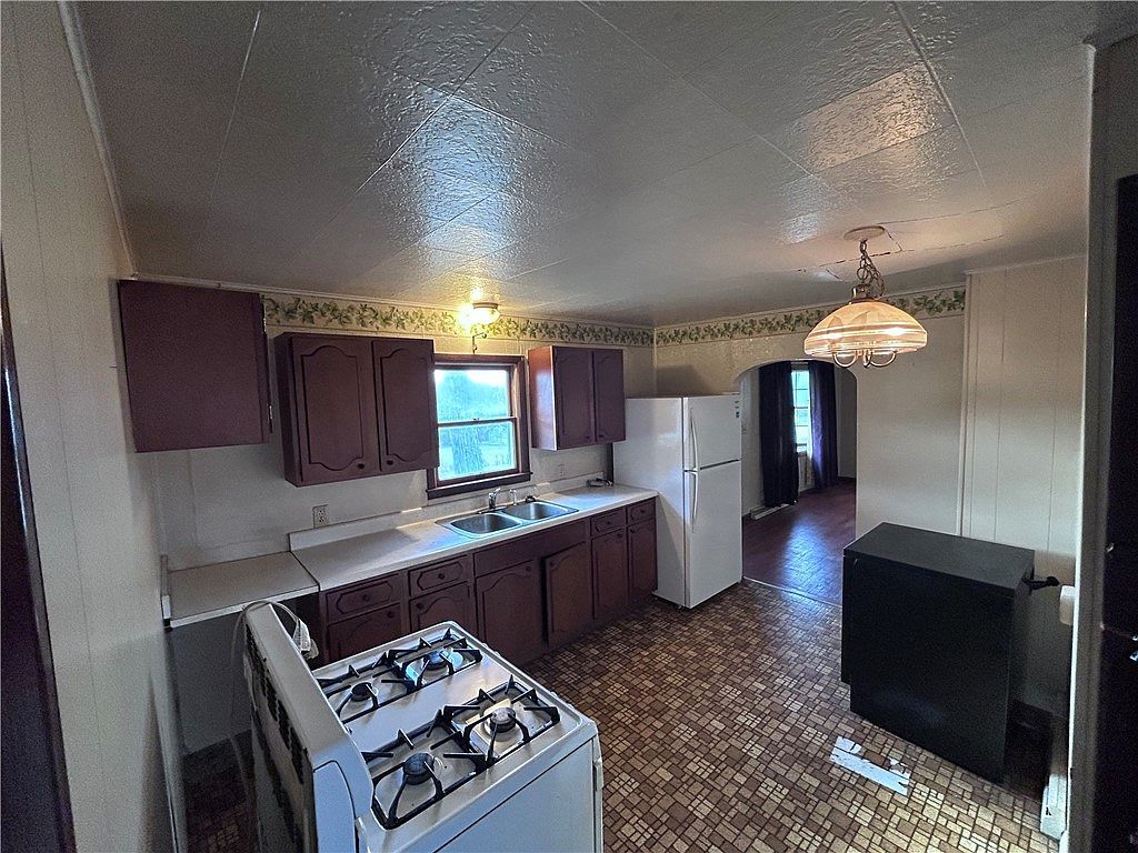 5827 Emlenton Clintonville Rd Emlenton, PA 16373 - Thumbnail 4