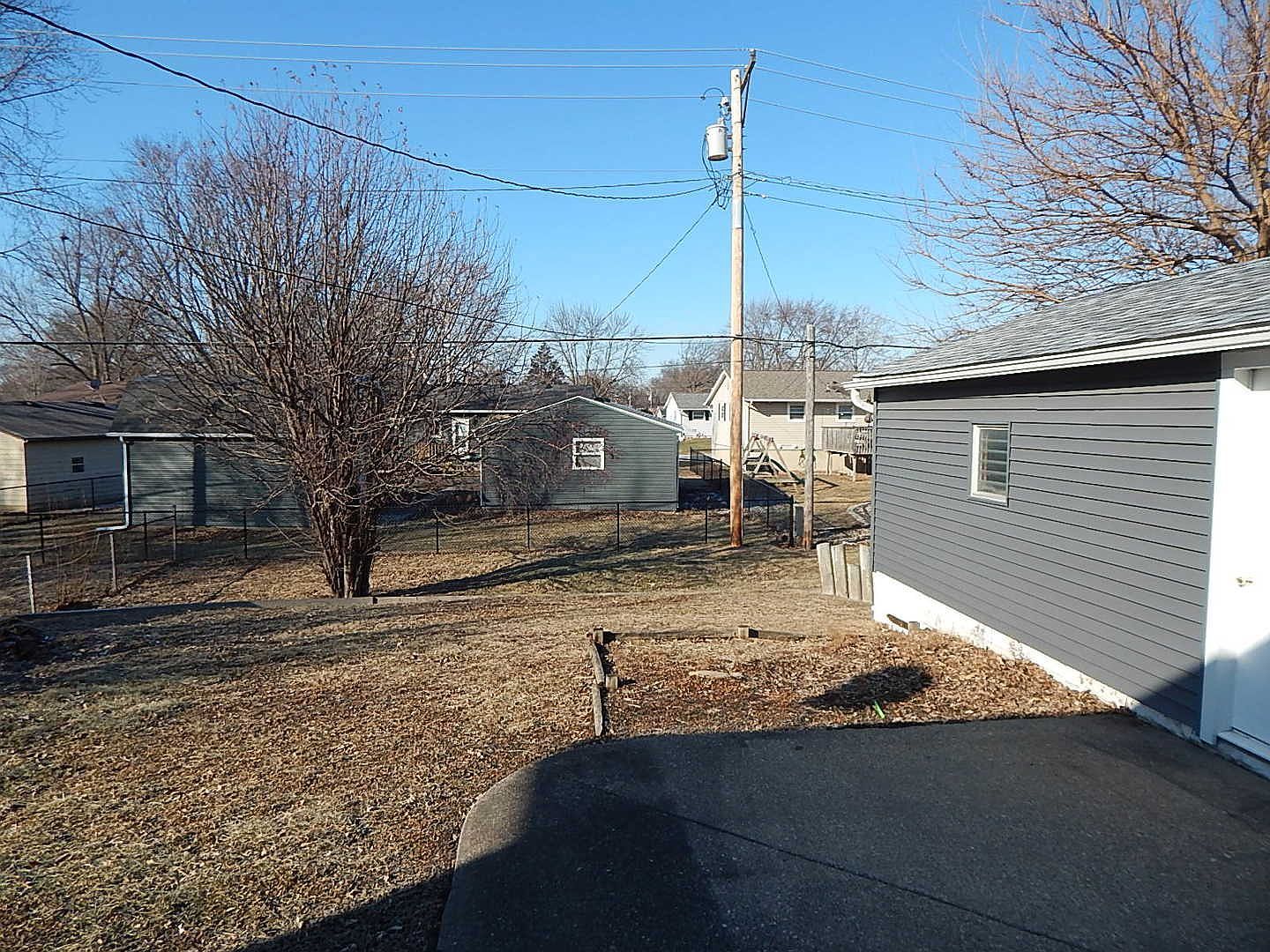 3302 Greenbrier Dr Bettendorf, IA 52722 - Thumbnail 4