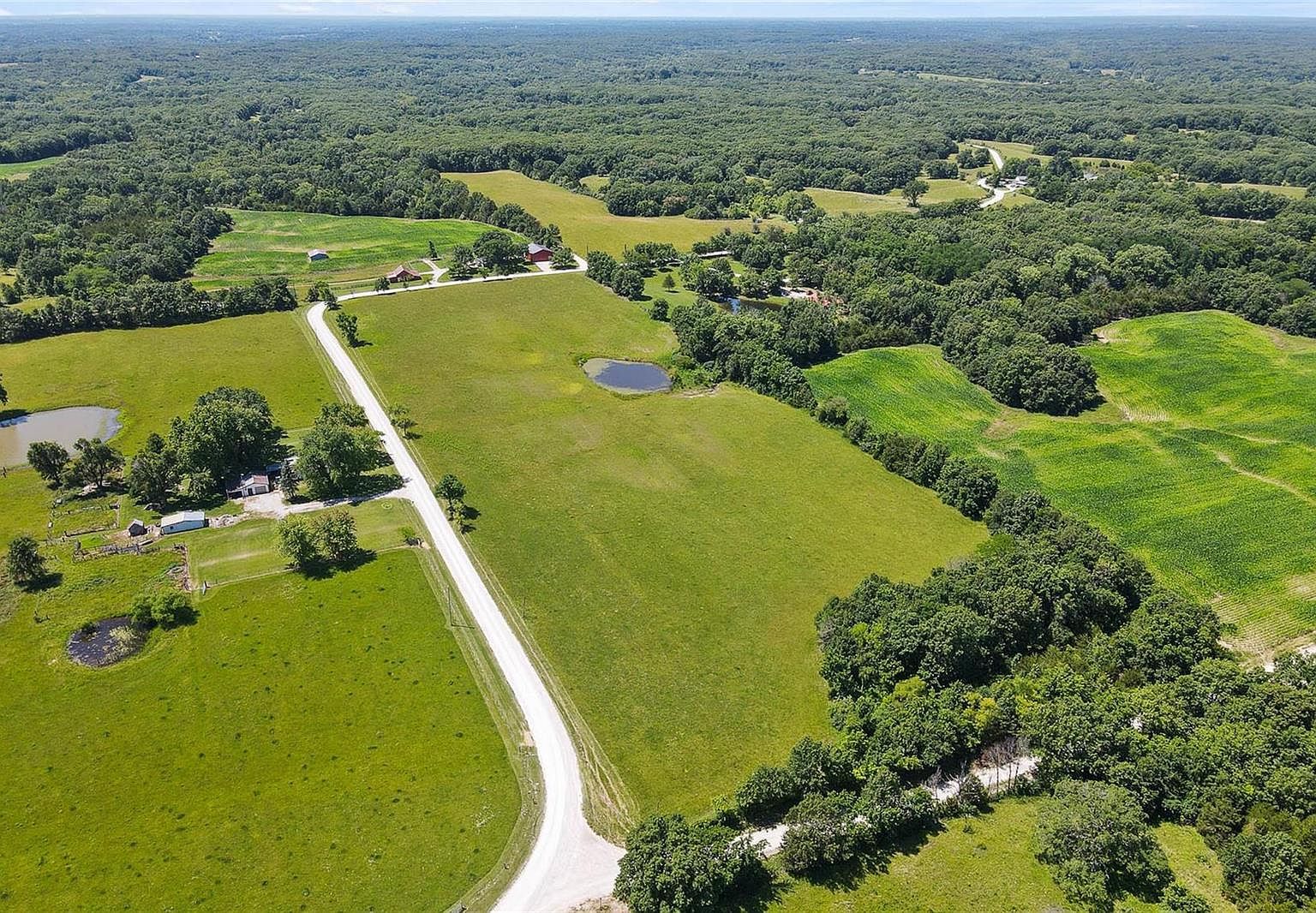 3616 County Road 2860 Higbee, MO 65257 - Thumbnail 4