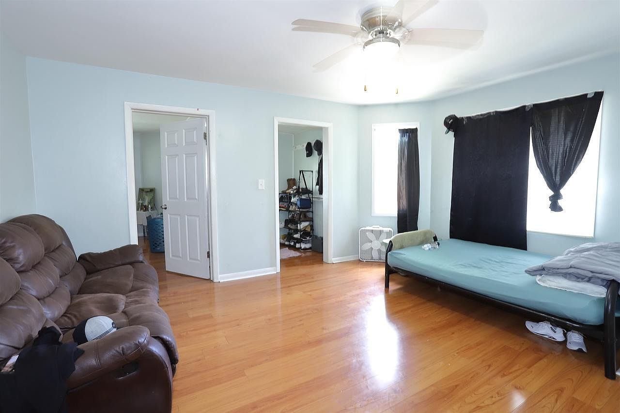 801 Academy St Elroy, WI 53929 - Thumbnail 4