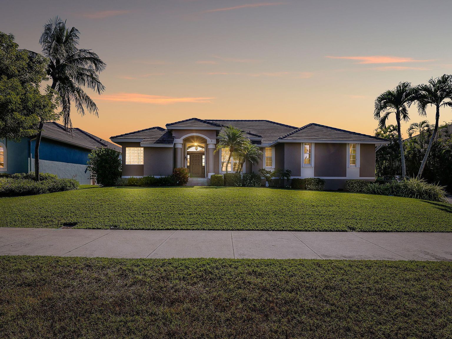 616 Hernando Dr Marco Island, FL 34145 - Thumbnail 4