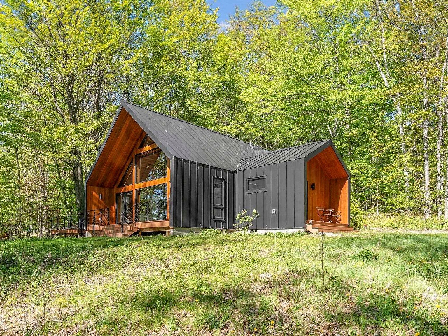 05091 Miles Rd East Jordan, MI 49727 - Thumbnail 4