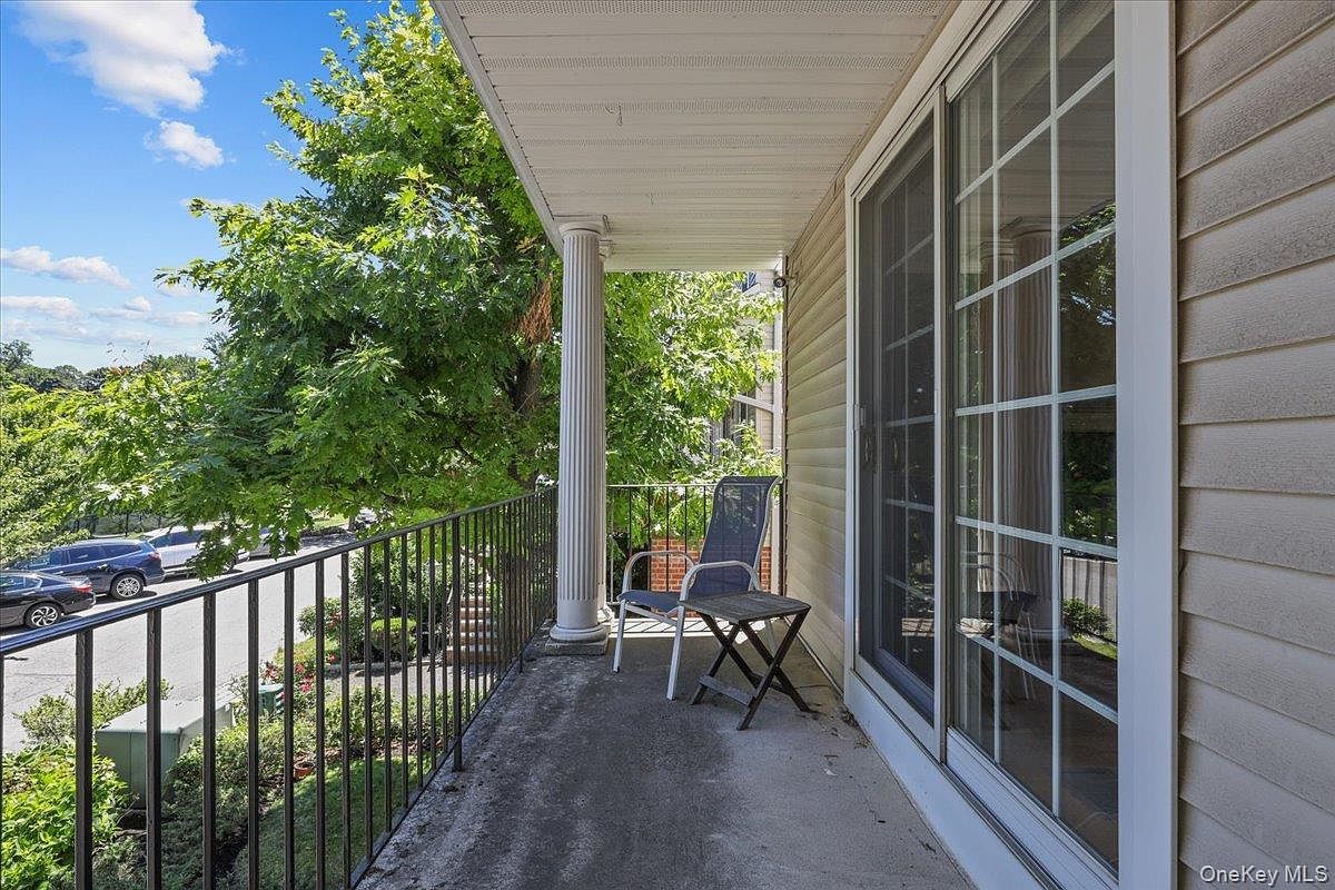 120 Woodruff Ave Scarsdale, NY 10583 - Thumbnail 4