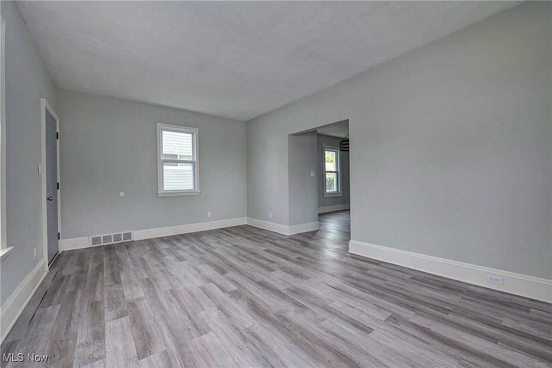 18104 Garden Blvd Warrensville Heights, OH 44128 - Thumbnail 4