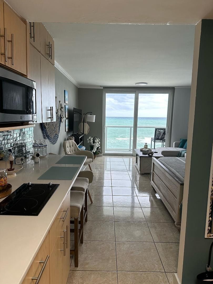 19201 Collins Ave #712 North Miami Beach, FL 33160 - Thumbnail 4