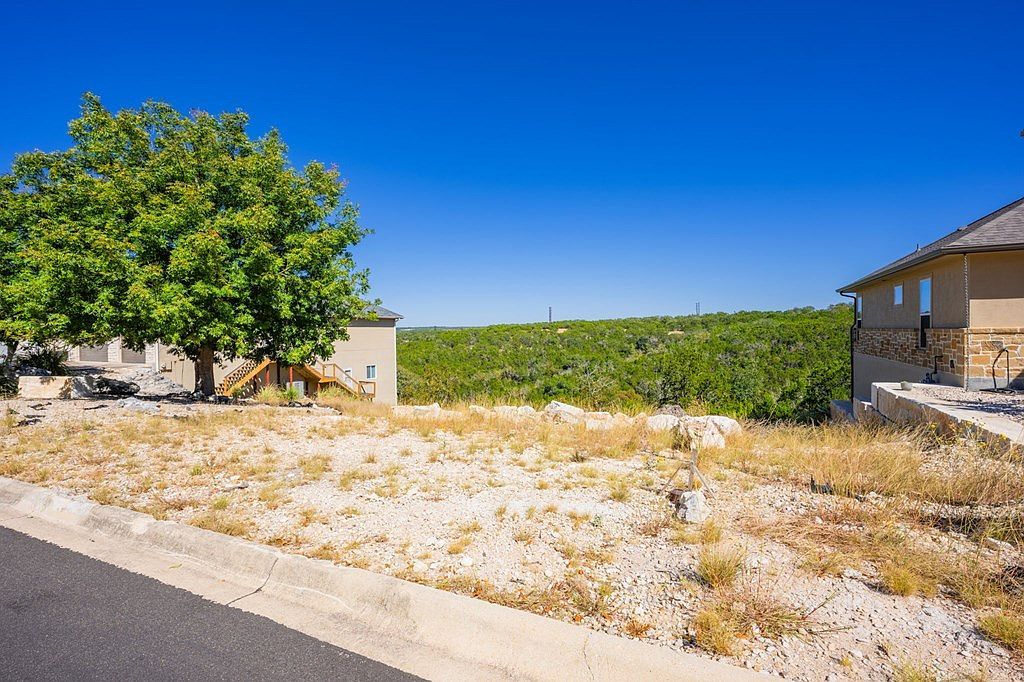 2081 Summit Crest Dr Kerrville, TX 78028 - Thumbnail 4