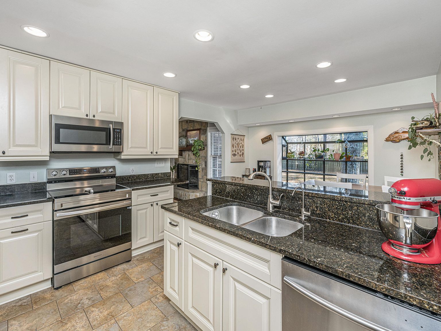 105 Sumners Aly Summerville, SC 29485 - Thumbnail 4