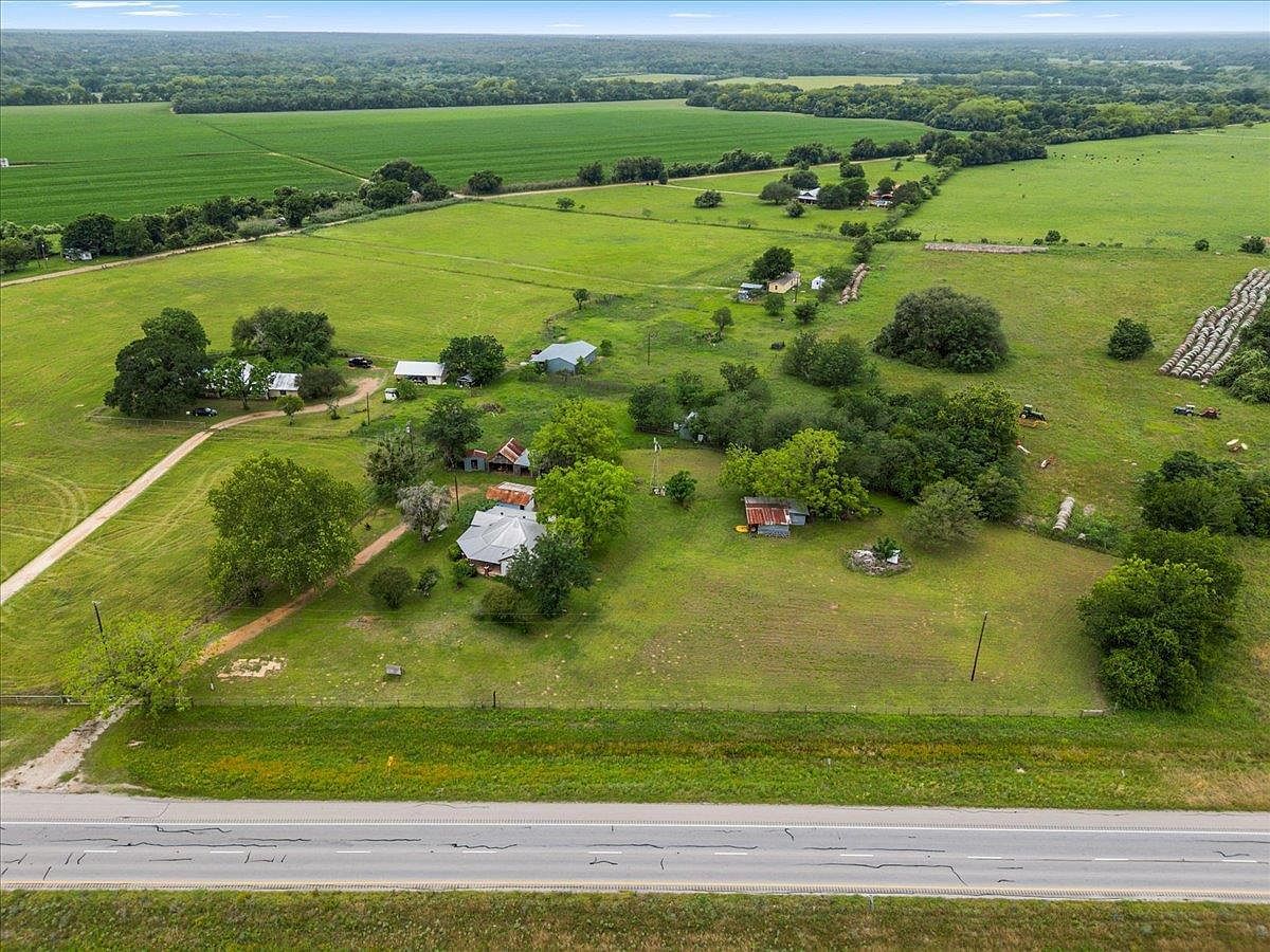 5612 Highway 71 E Smithville, TX 78957 - Thumbnail 4