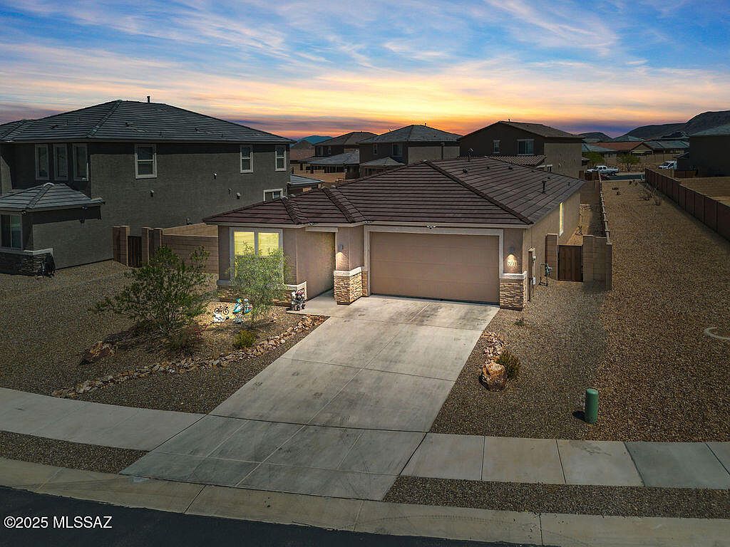 7733 S Crested Spring Dr Tucson, AZ 85757 - Thumbnail 4