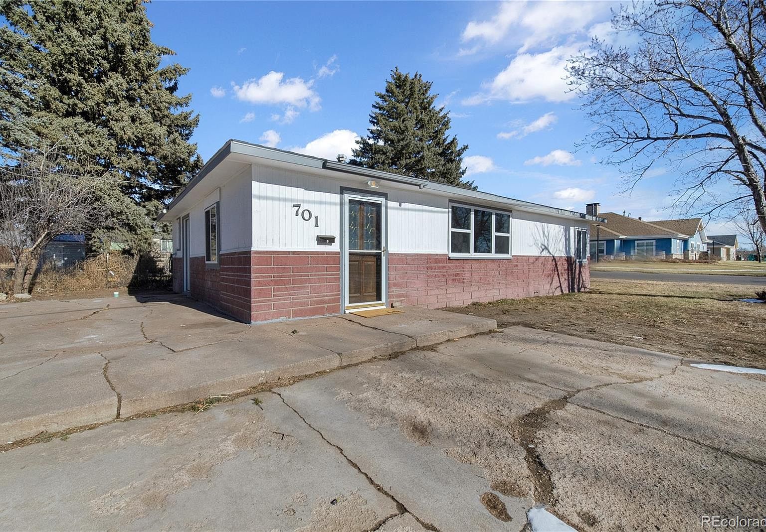 701 W 4th St Akron, CO 80720 - Thumbnail 4
