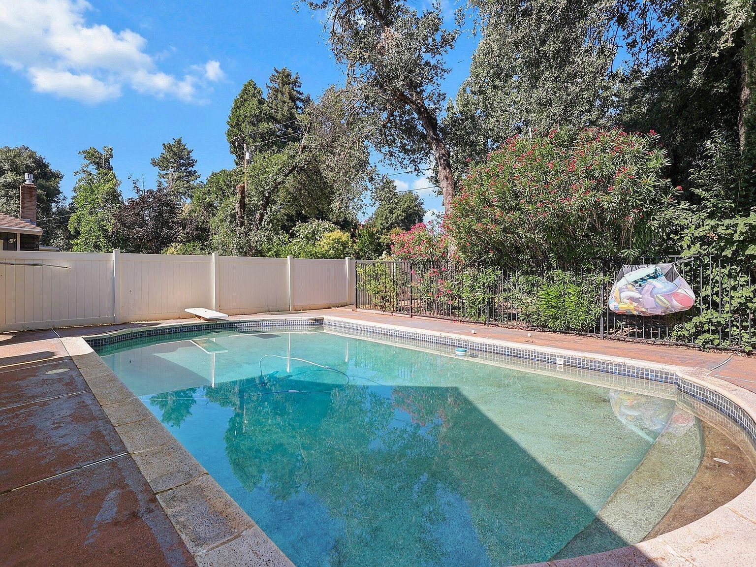 3428 Adams Ln Redding, CA 96002 - Thumbnail 4