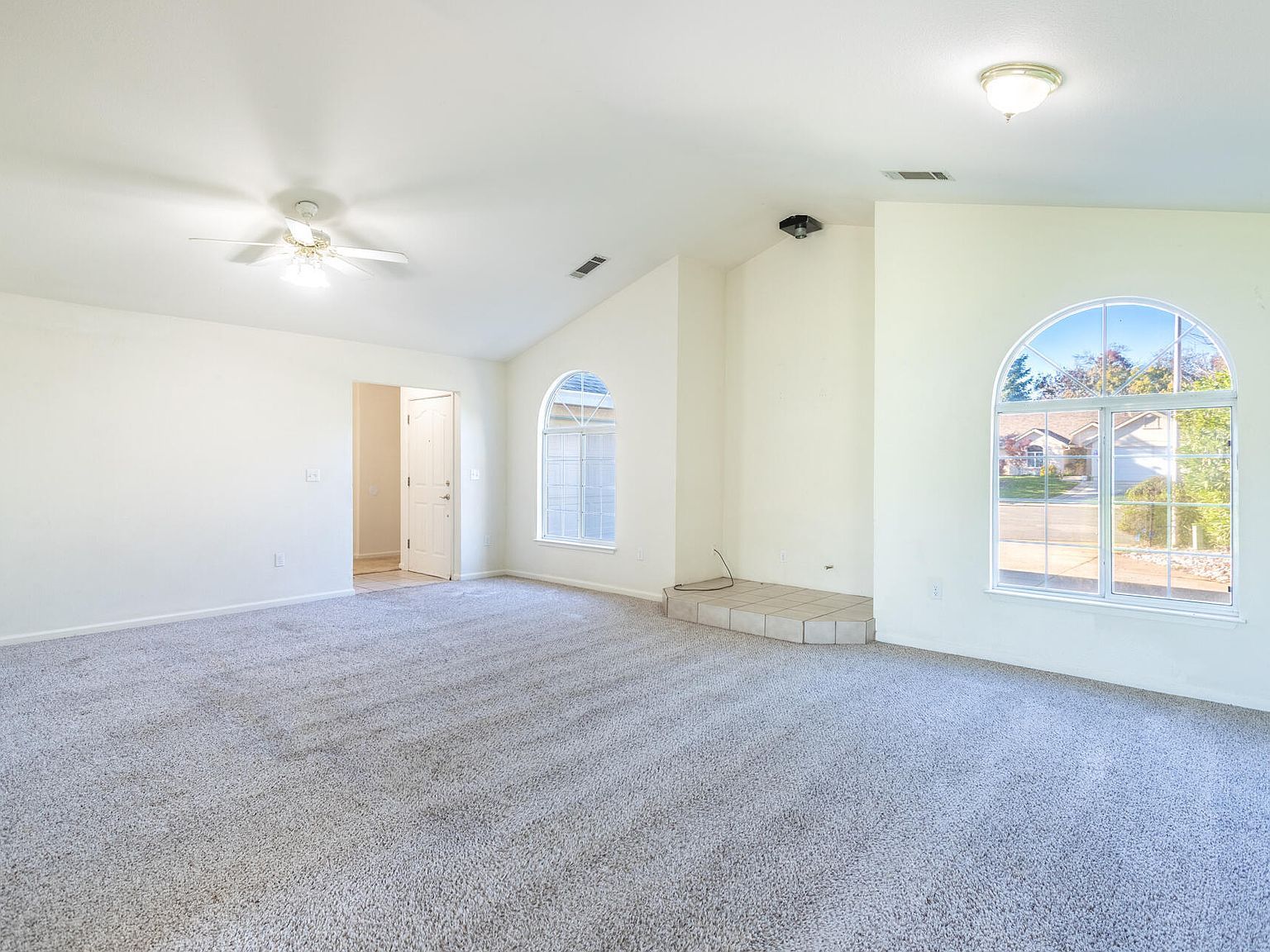 1783 Record Ln Redding, CA 96001 - Thumbnail 4