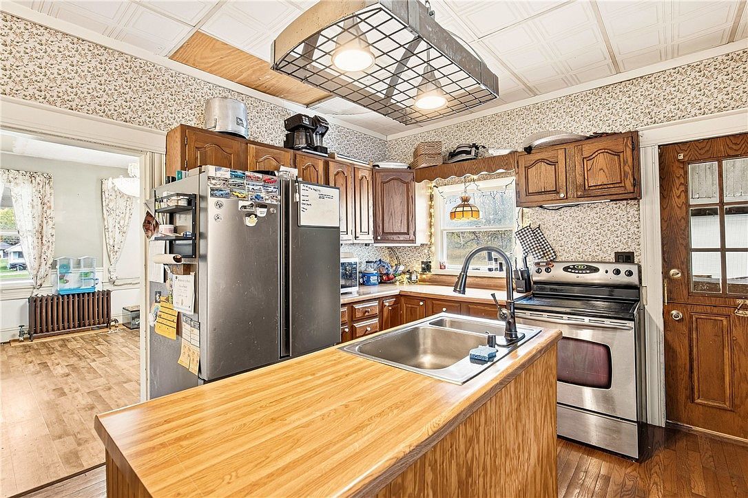 1102 Frankstown Rd Johnstown, PA 15902 - Thumbnail 4