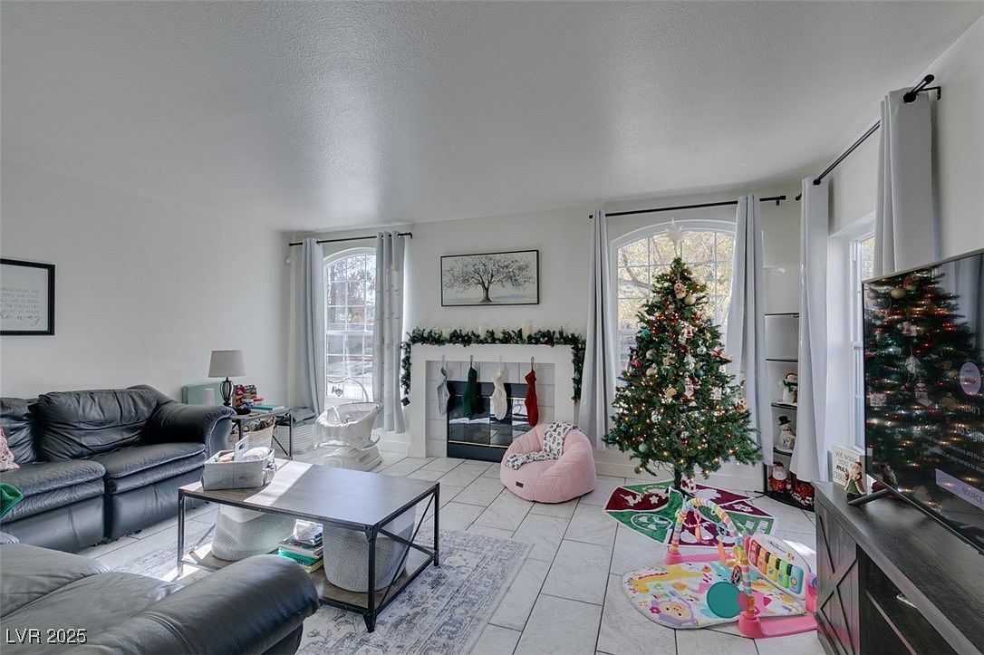 2602 Smoke Canyon Ave Henderson, NV 89074 - Thumbnail 4