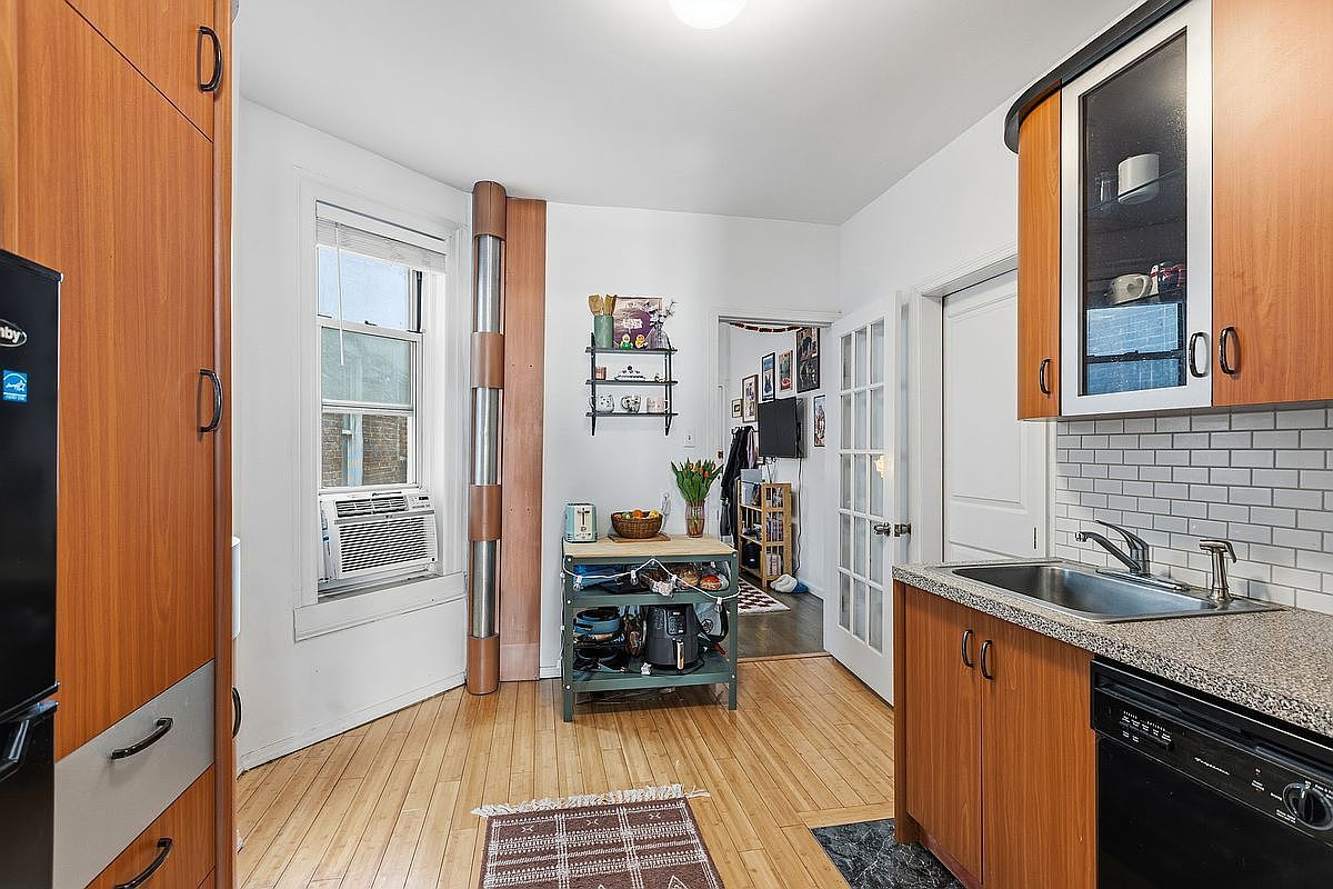 328 E 73rd St APT 5B New York, NY 10021 - Thumbnail 4