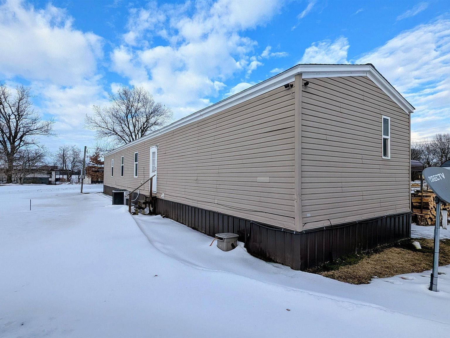 301 James St Swifton, AR 72471 - Thumbnail 4