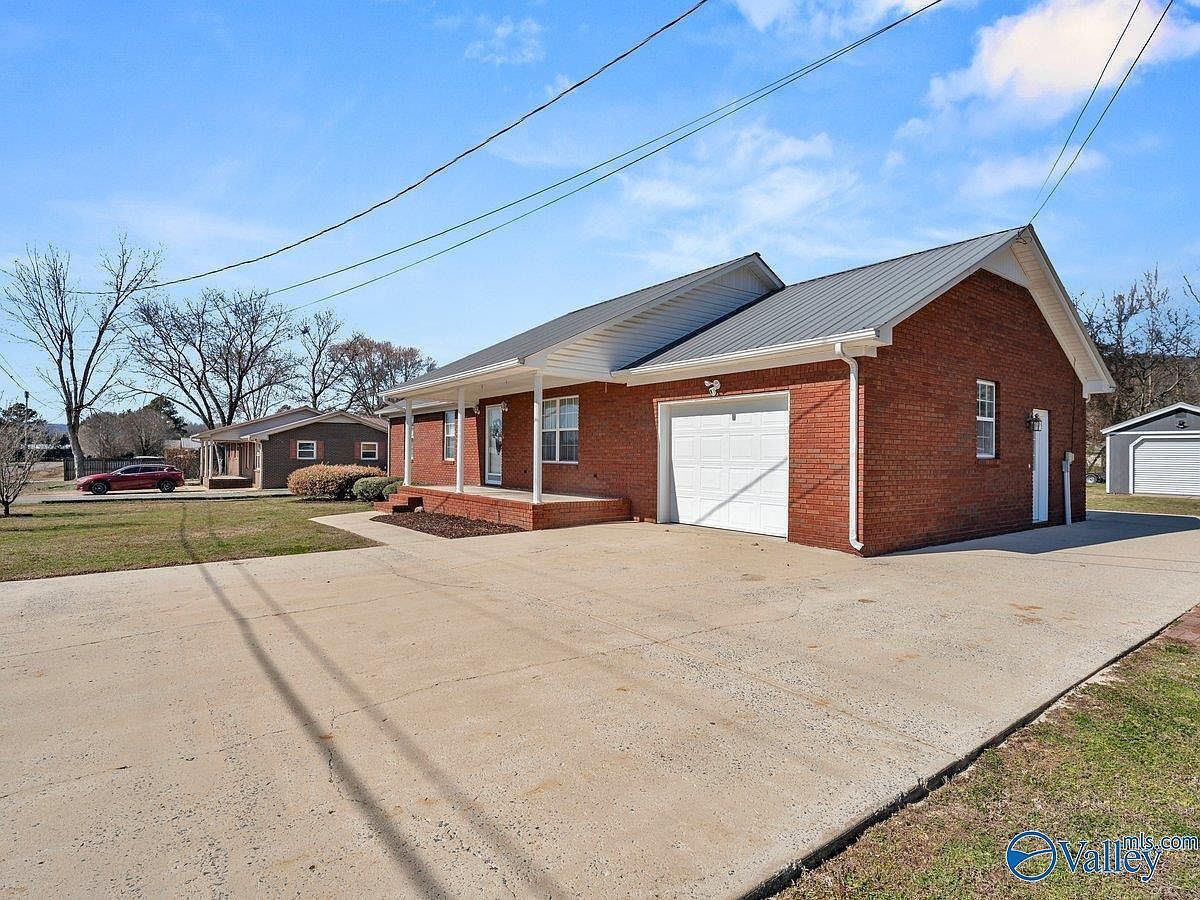 131 Mountain View Dr Woodville, AL 35776 - Thumbnail 4