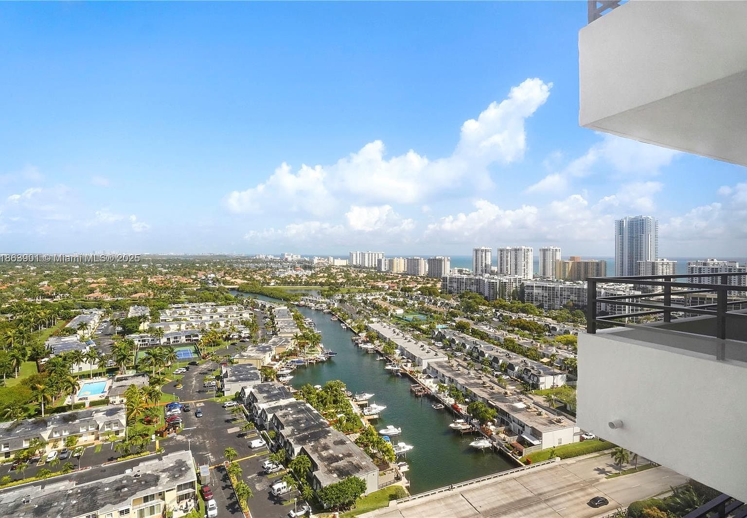 2500 Parkview Dr APT 2408 Hallandale, FL 33009 - Thumbnail 4