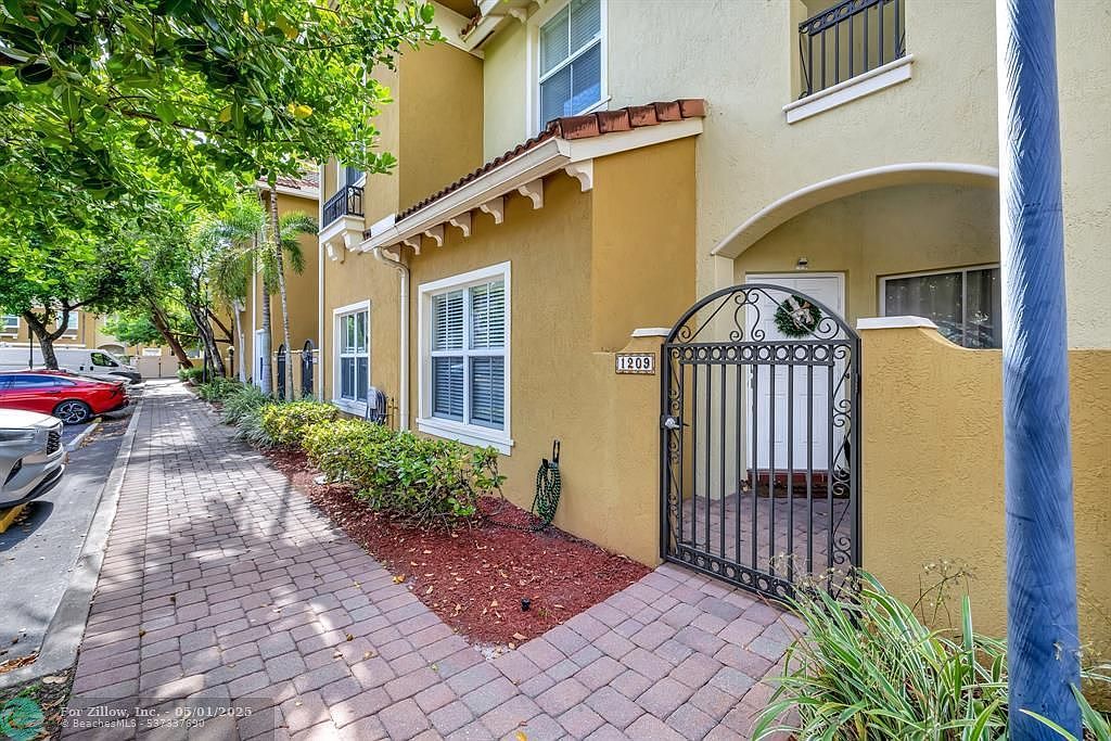 2851 W Prospect Rd UNIT 1209 Tamarac, FL 33309 - Thumbnail 4