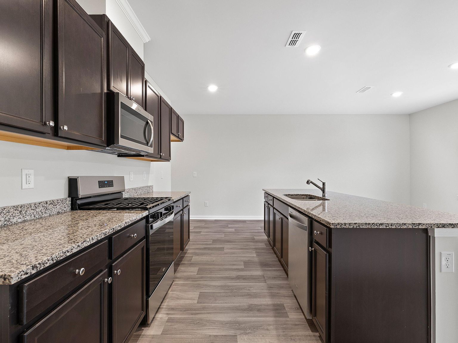 2552 Olive Chapel Rd Apex, NC 27502 - Thumbnail 4