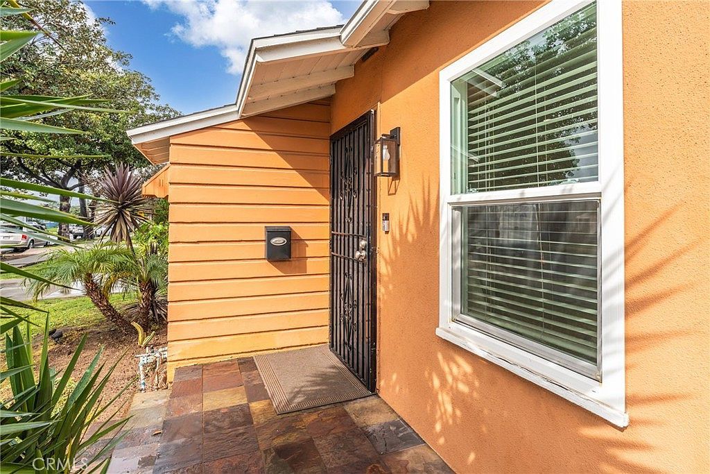 2057 W 96th St Los Angeles, CA 90047 - Thumbnail 4